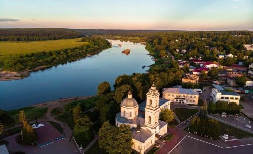 Экскурсия в город мастеров Тарусу с переправой через Оку на теплоходе (9+)
